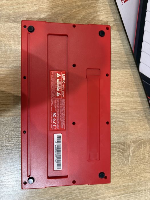 MIDI-клавіатура — AKAI MPK Mini Play