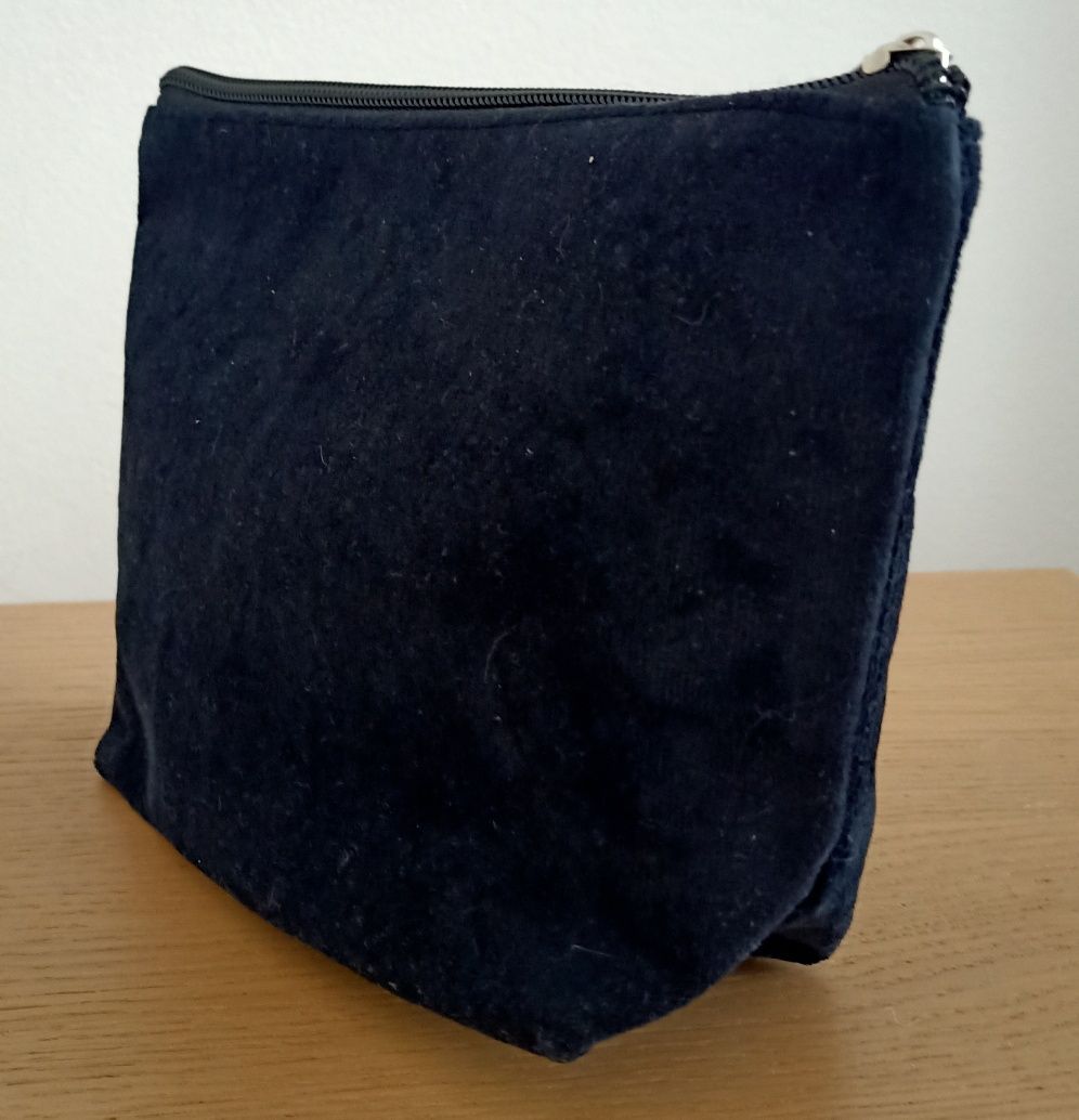 Bolsa para maquilhagem em veludo preto Makeup Factory