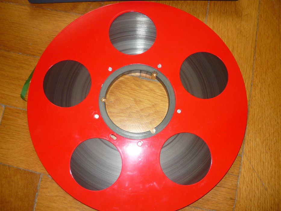 Dekorder czrewona aluszpula 26,5cm z tasma agfa