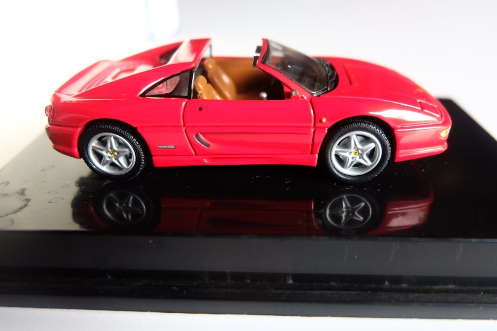 Miniatura Ferrari F355