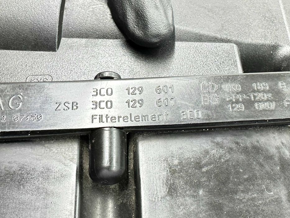 Корпус повітряного фільтра Passat B6 Golf Octavia A5 Touran Caddy