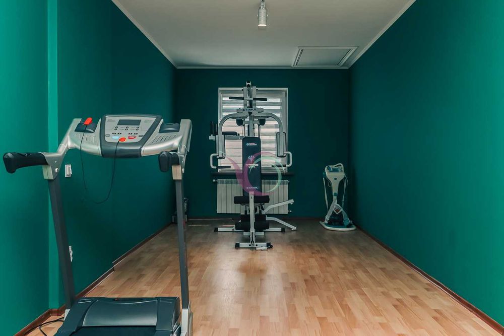 3-х поверховий будинок з ремонтом та власним подвір’ям в с. Крихівці