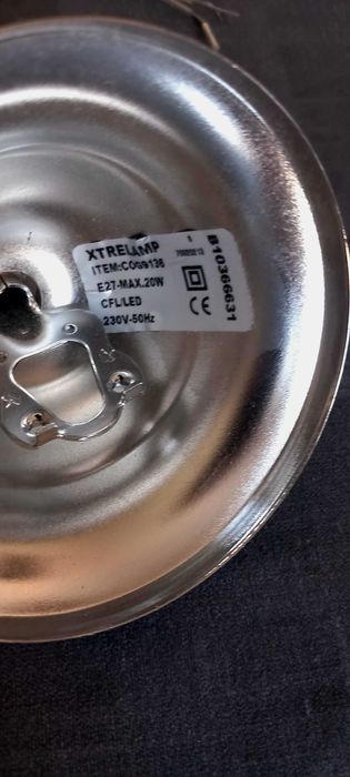 Candeeiro de teto suspenso + lâmpada a estrear