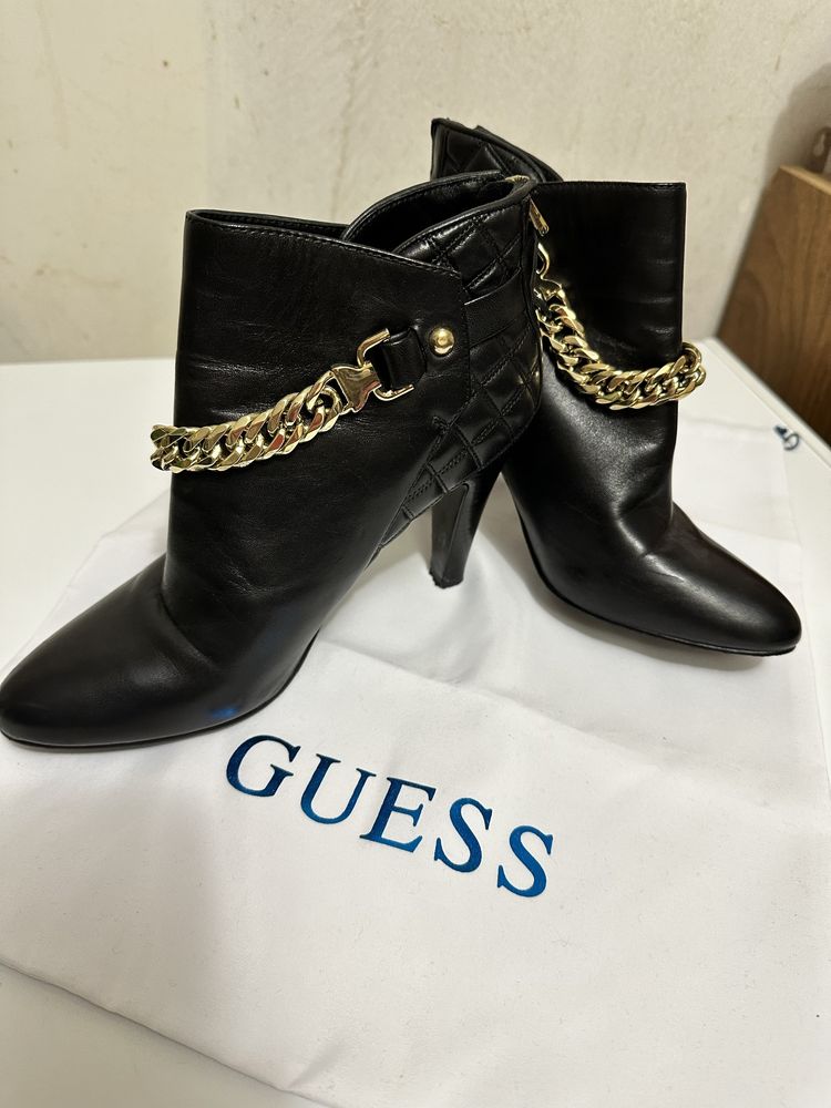 Черевики,ботінки,ботальйони Guess