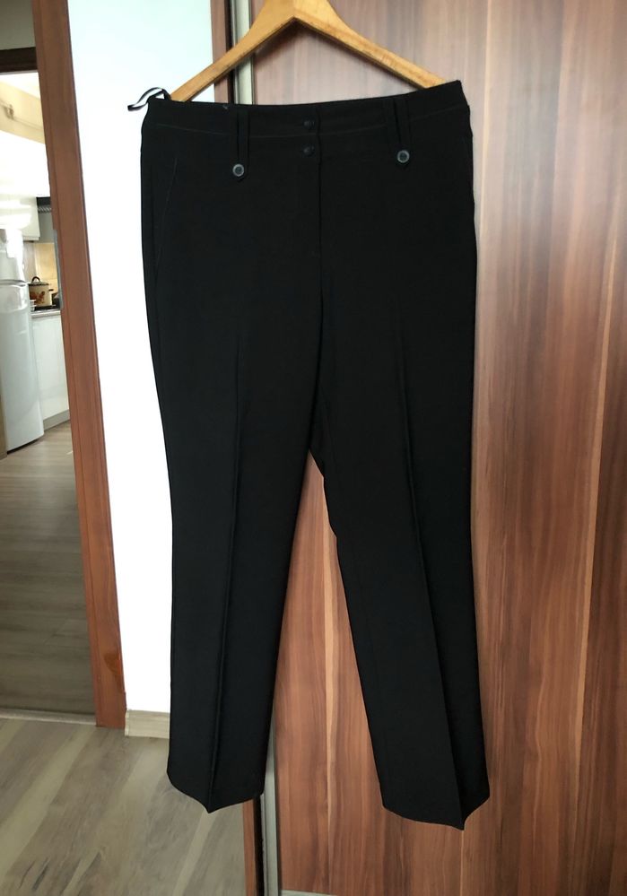 Sara garniturowe spodnie z kantem 42