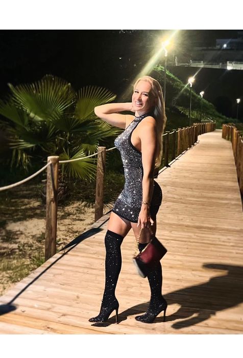 Botas elegantes para uma festa ou um jantar festivo.