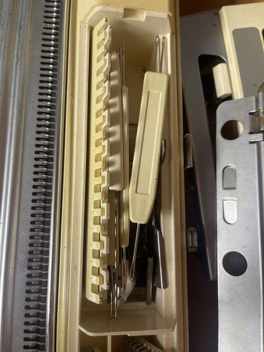 Brother Electroknit KH-965 та KR-850