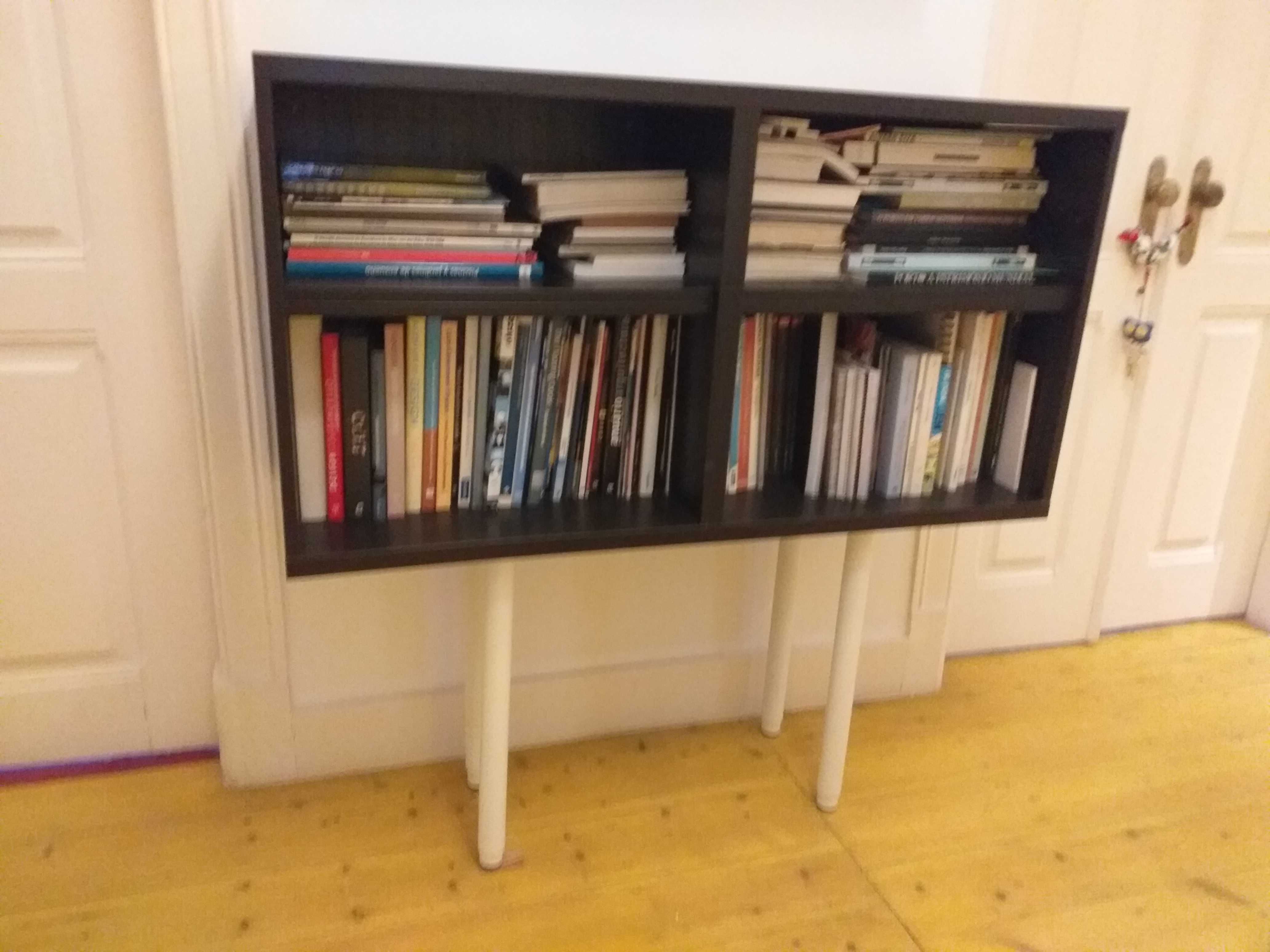 Móvel design - estante cor preta - biblioteca, átrio ou outros usos.