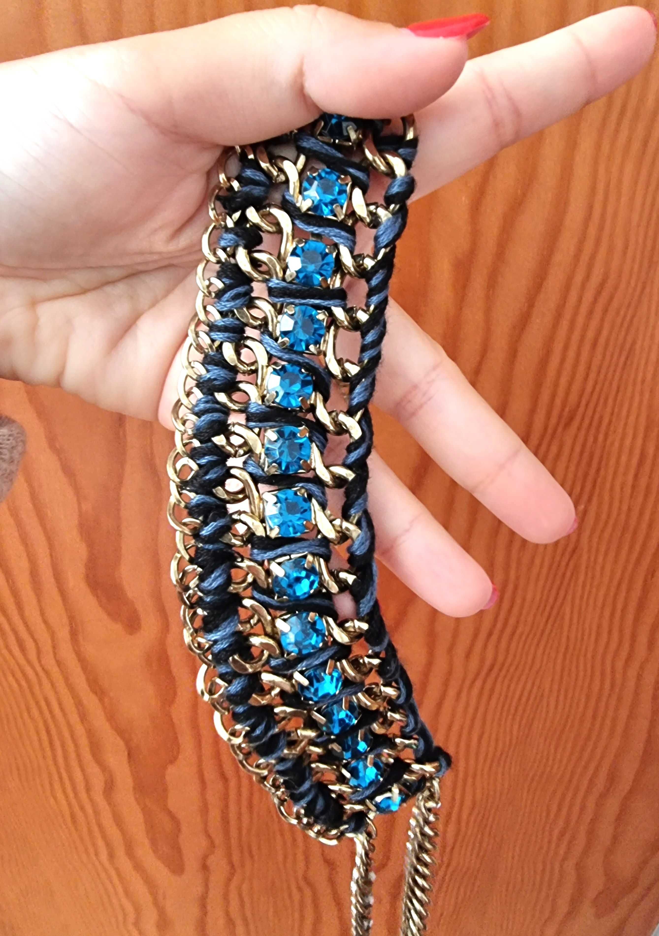 Colar dourado com trabalhado azul - nunca usado