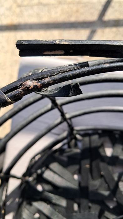 Cesto em verga preto revestido com tecido preto