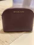 Michael Kors oryginalna kosmetyczka Jet Set skora safinao fiolet