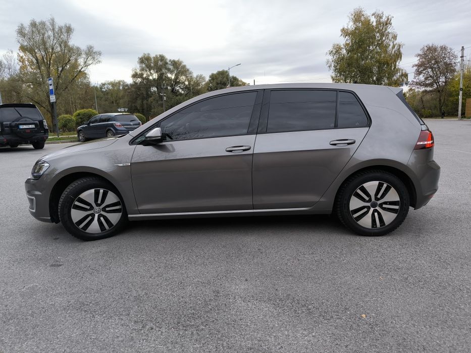 Продам Volkswagen E-golf