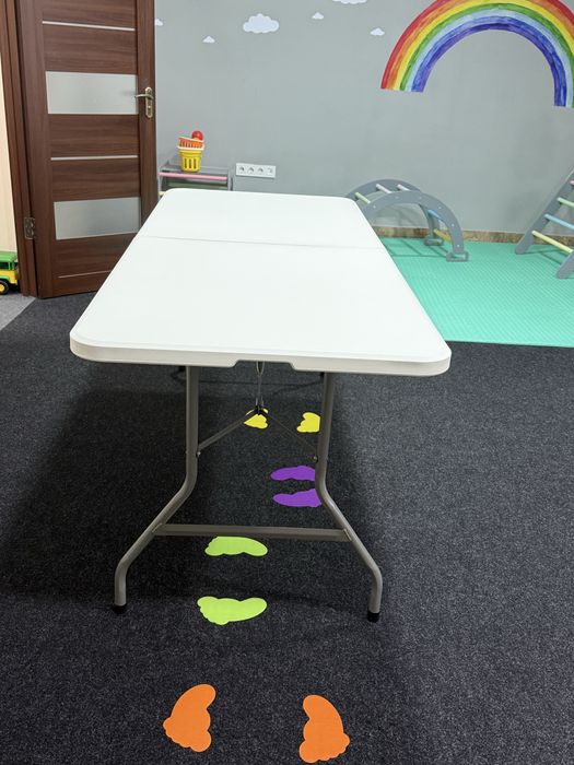 Стіл і 4 стільці