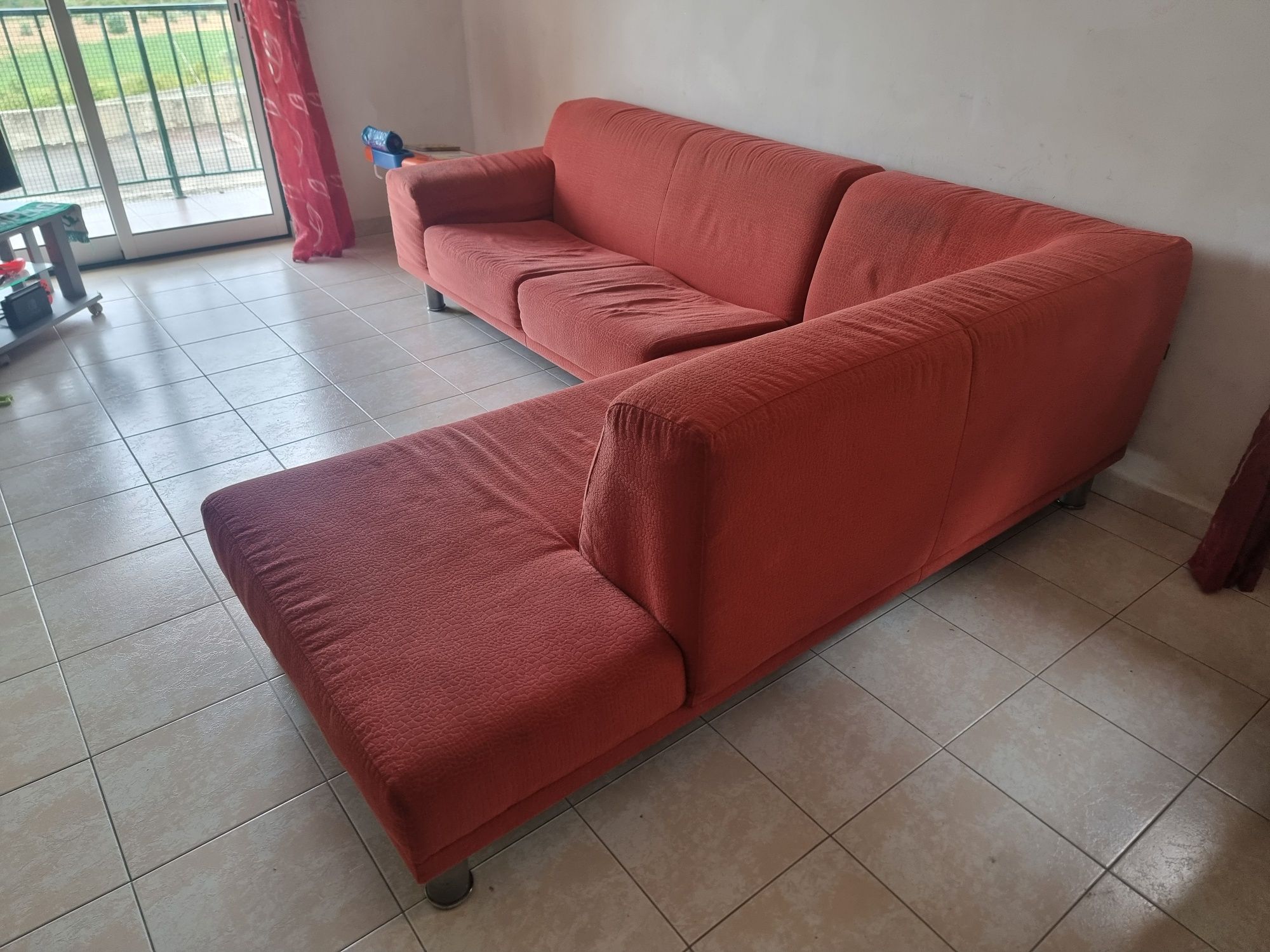 Sofa com Chaise-Longue + Poltrona
