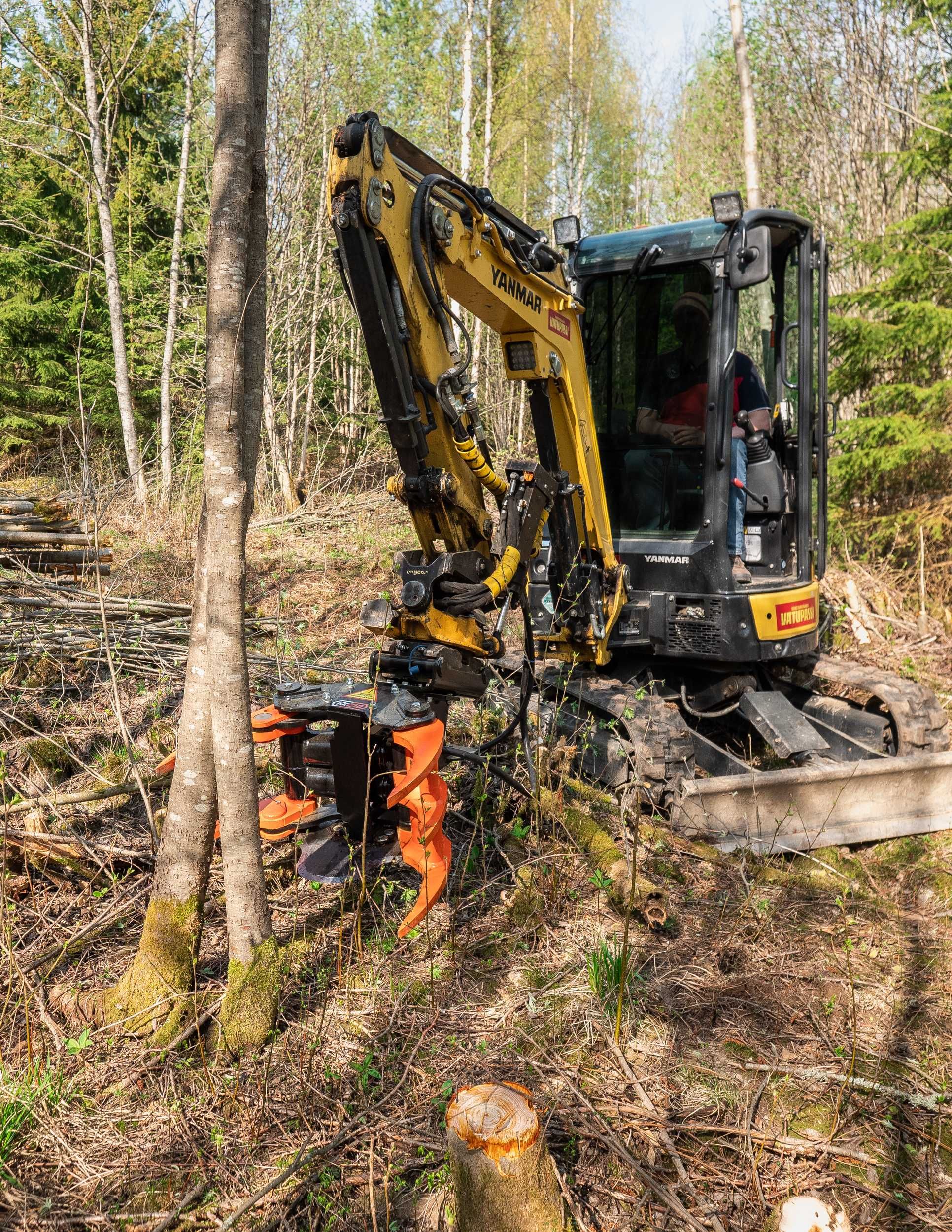 GŁOWICA ŚCINKOWA do drewna koparka 14-25t ścina drzewa 350mm chwytak