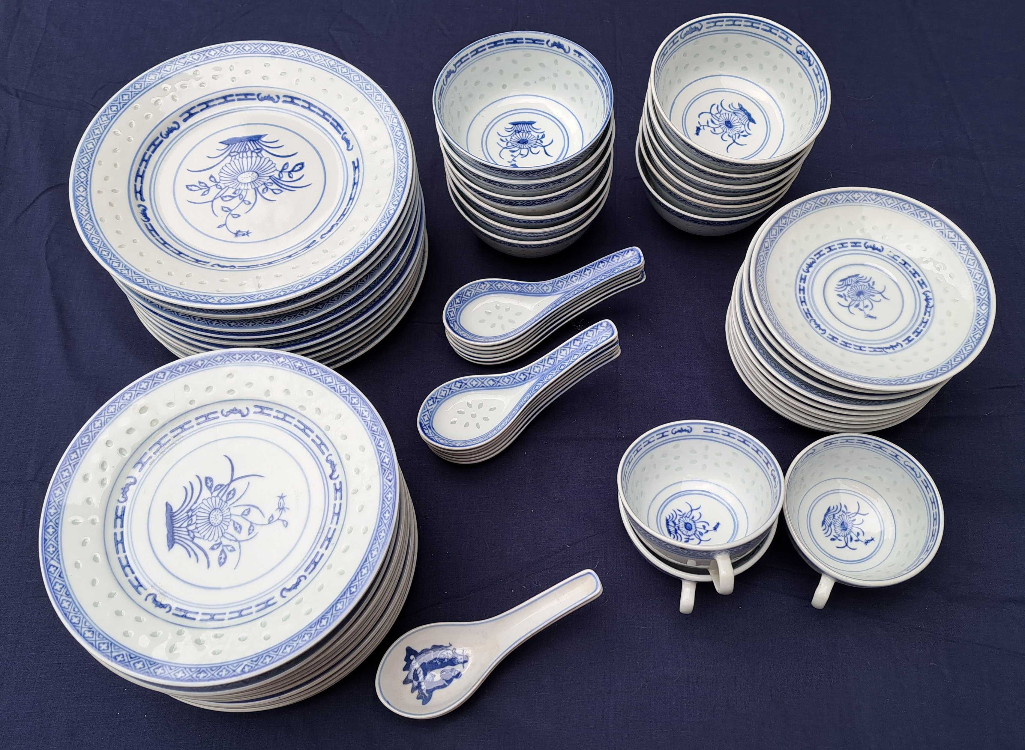 Duży porcelanowy serwis obiadowy “ryżowy” z Chin