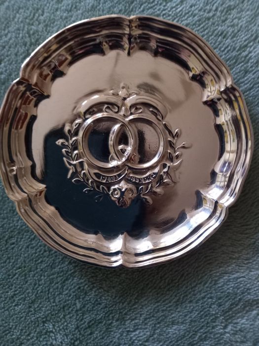 Salva de prata para colocar as alianças  na cerimónia  do casamento