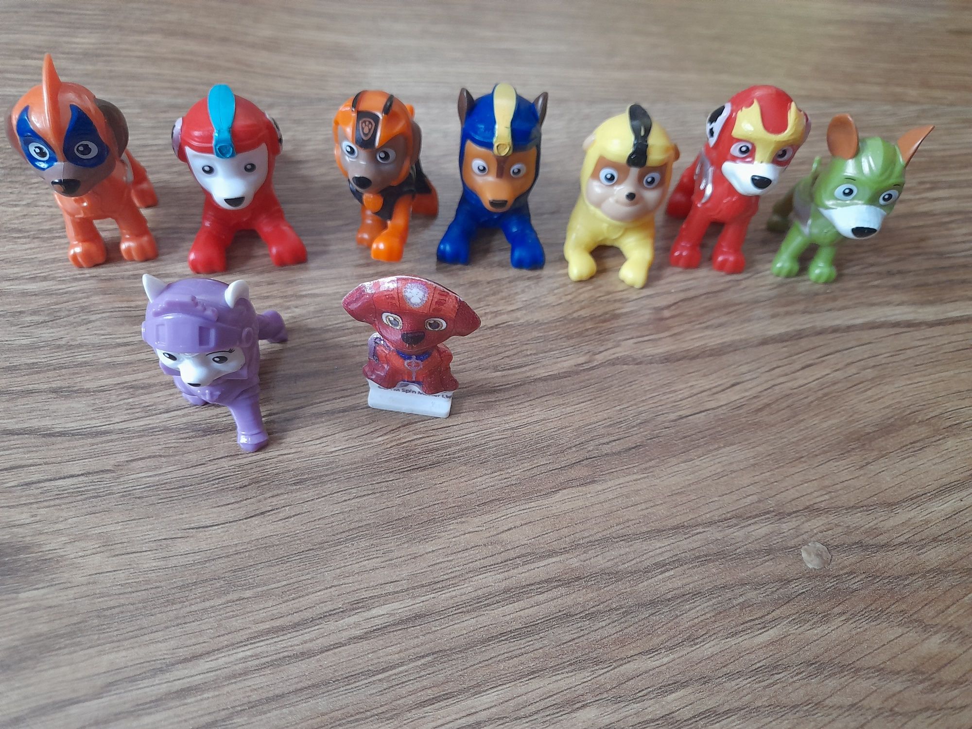 Sprzedam zestaw figurek. Psi patrol/ świnka peppa/ blaze