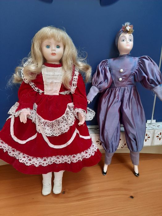 Bonecas de porcelana