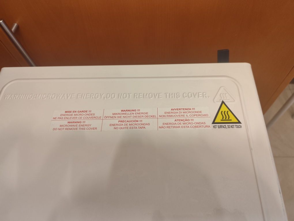 Micro-ondas KUNFT KMW-5219 (20 L - Com Grill - Branco)