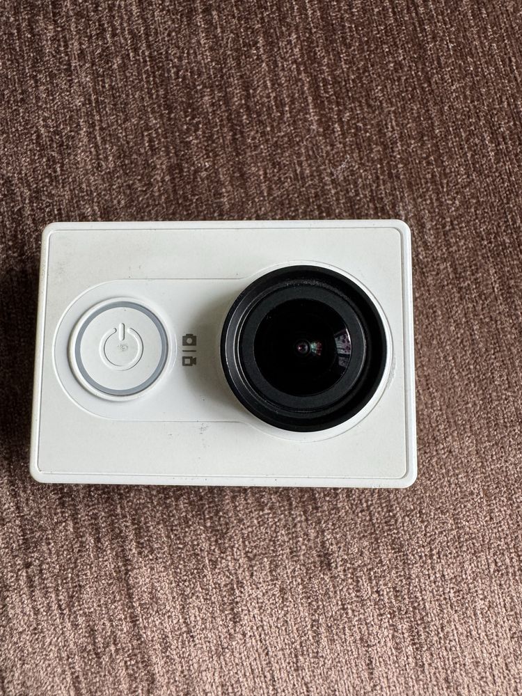 Екшн камера xiaomi yi