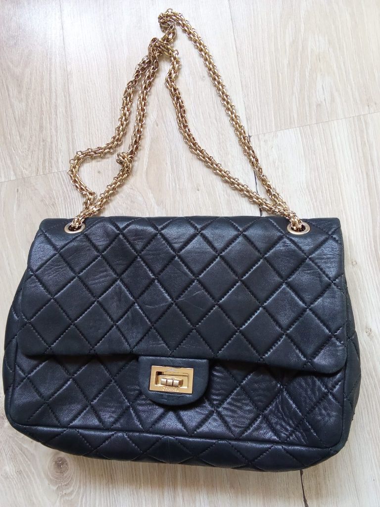 Perfect vintage retro leather Chanel bag