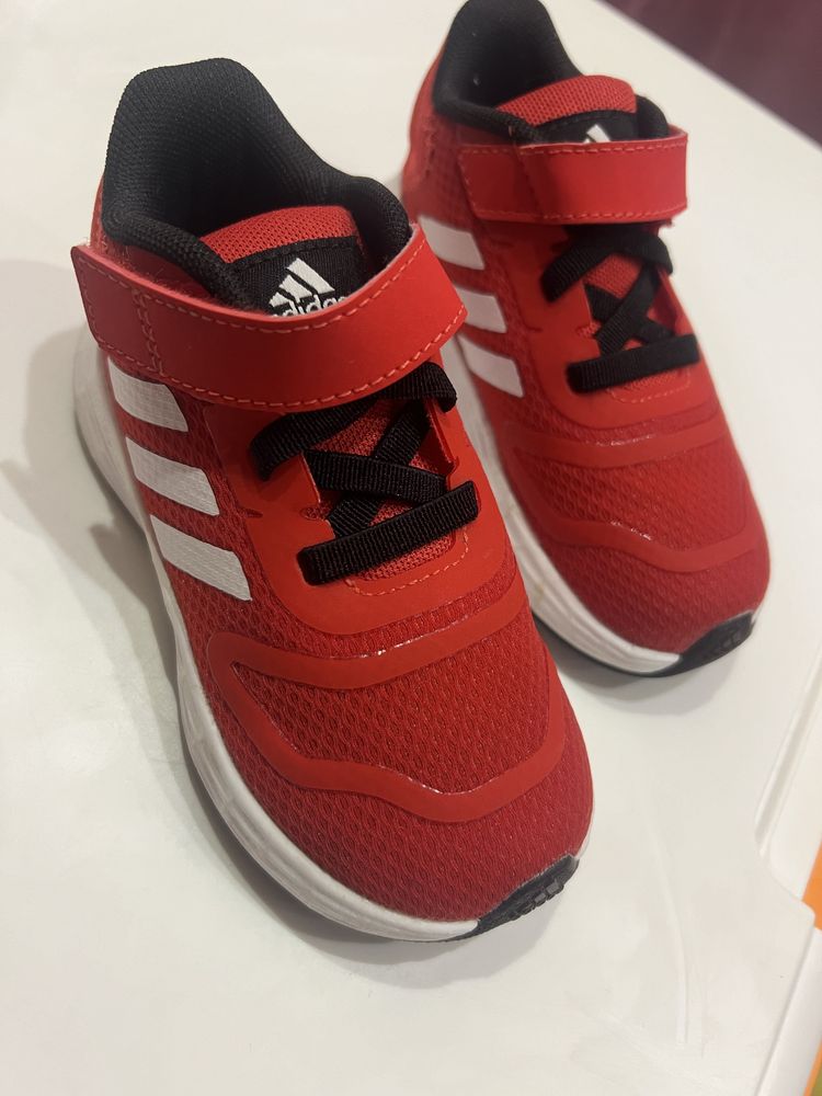 Фирменные кросовки Adidas детские