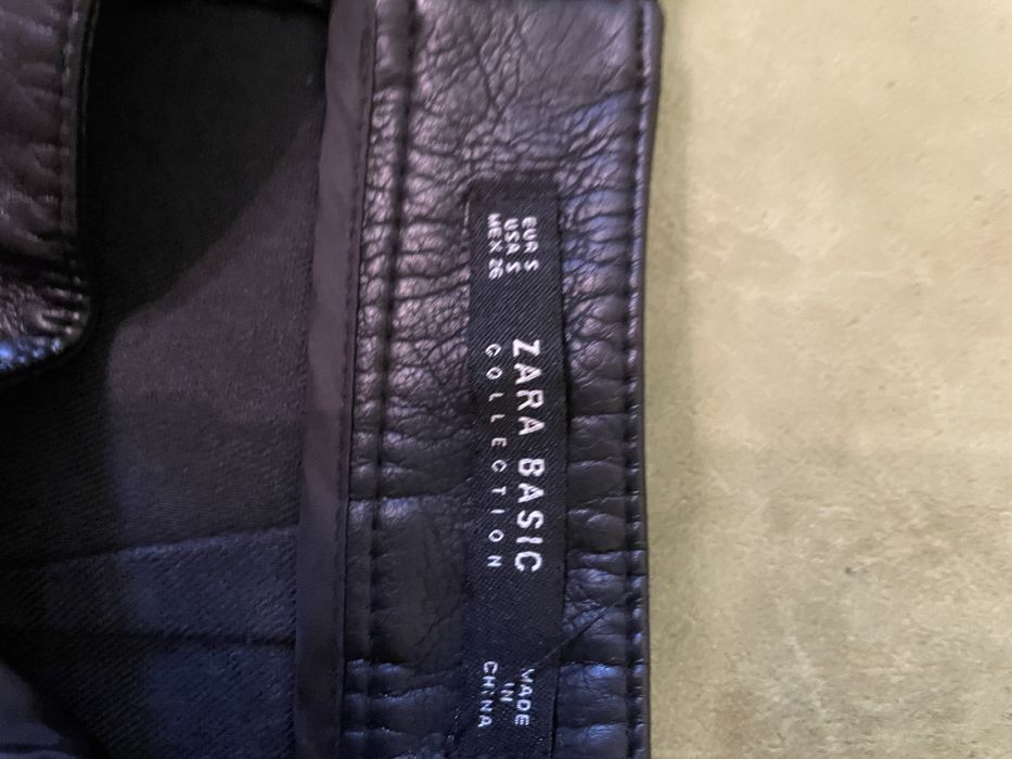 Чорна шкіряна юбка ZARA