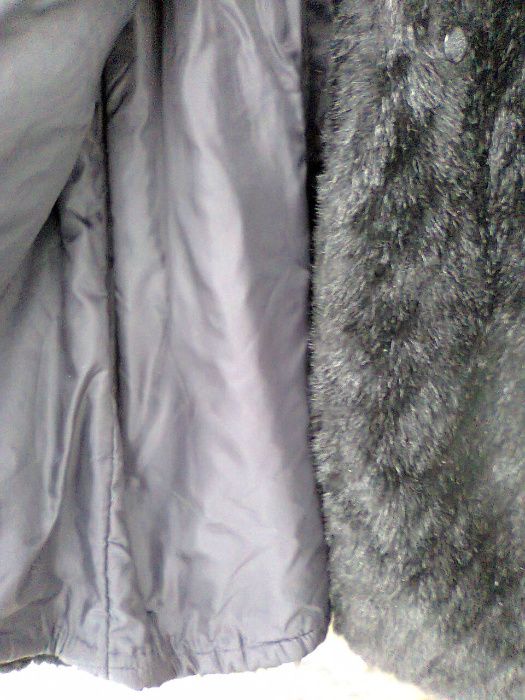Czarne sztuczne futro kożuch płaszcz zimowy NA WATOLINIE grube długie