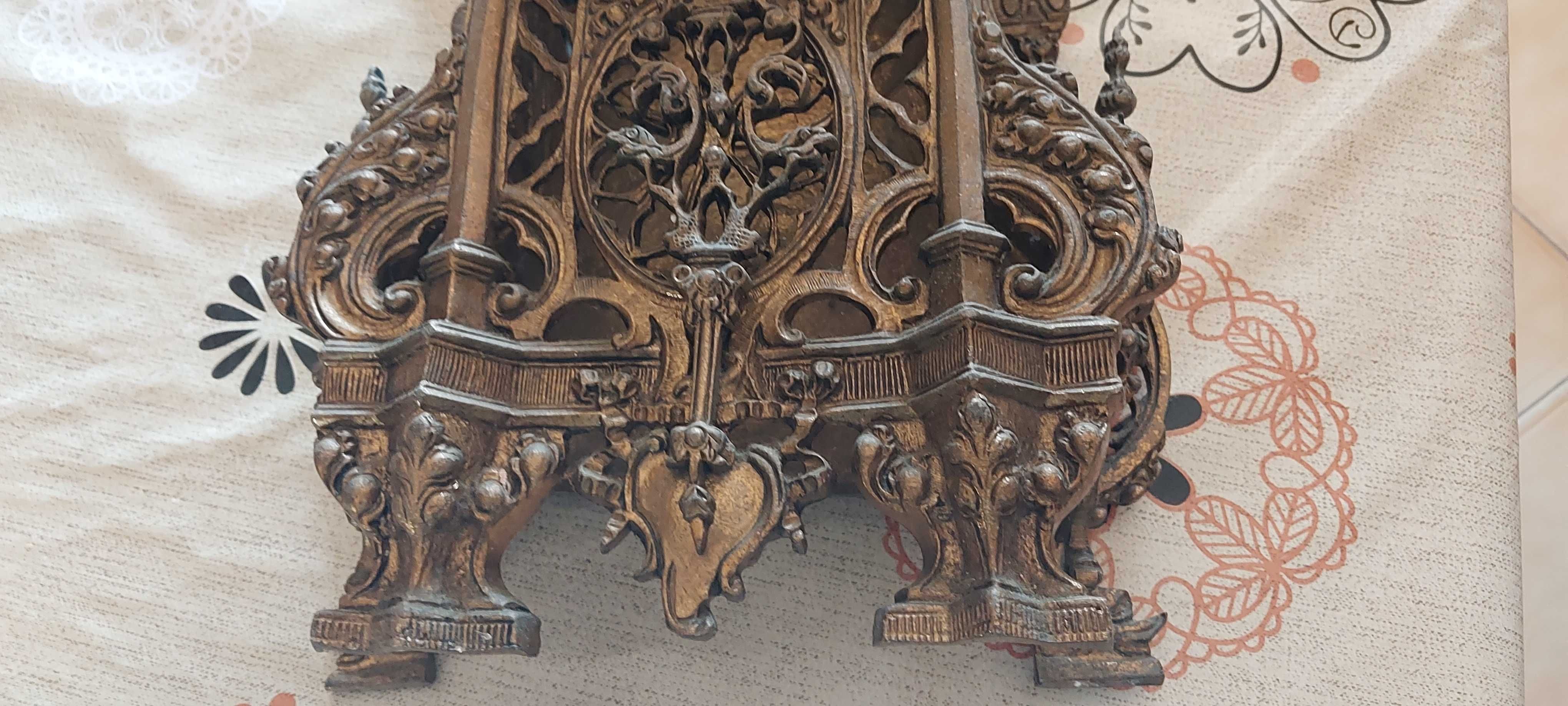 Vendo relógio de mesa em latão muito trabalhado