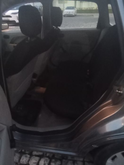 Ford fiesta mk5 econômico