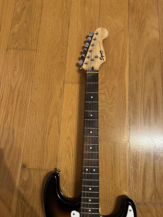 Guitarra Elétrica Squier Sonic Stratocaster Sunburst Fender
