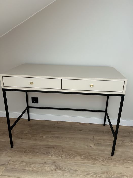 Kaszmirowa beżowa toaletka mono