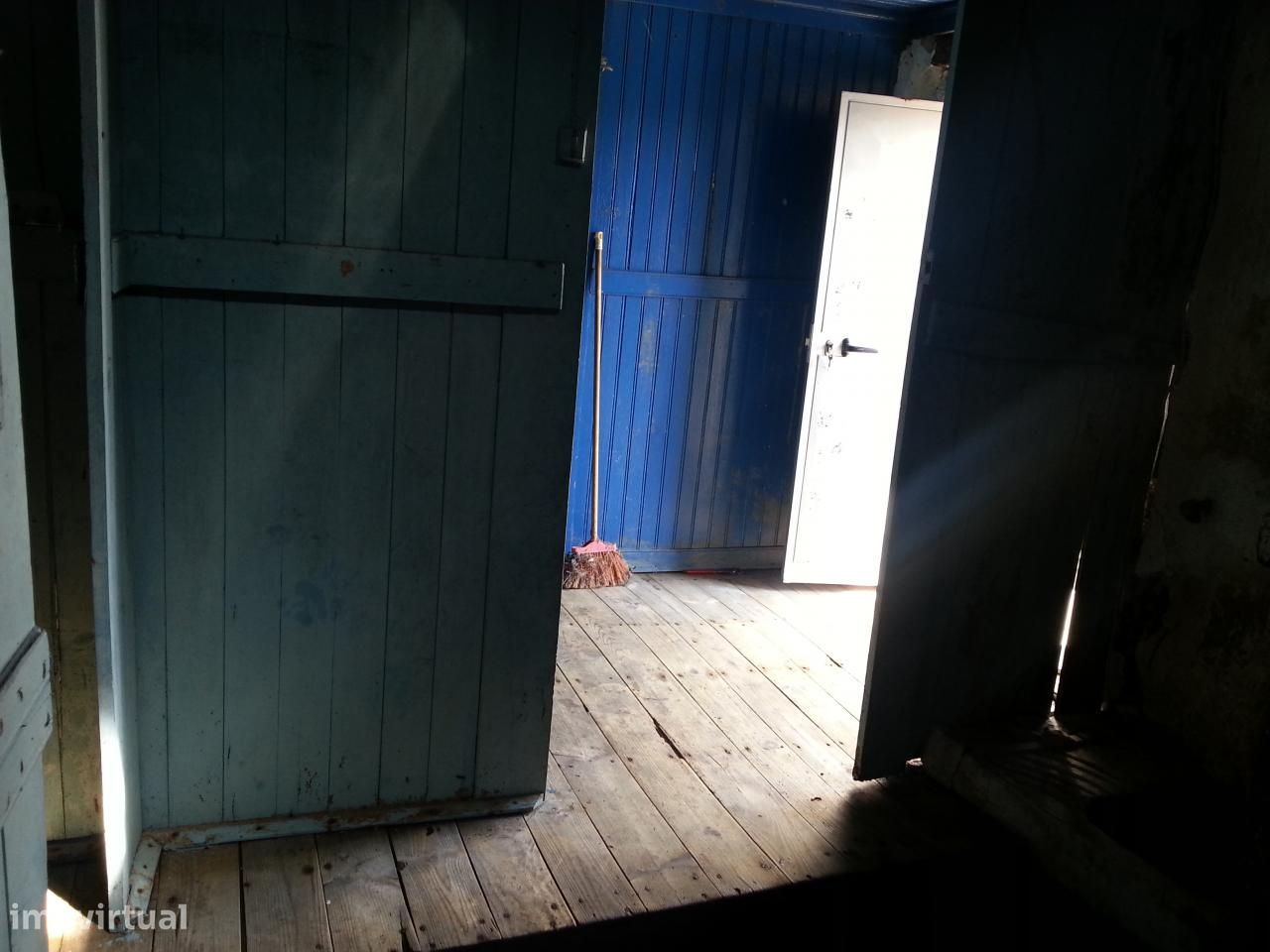 Casa para restauro em Adobispo, Penedono