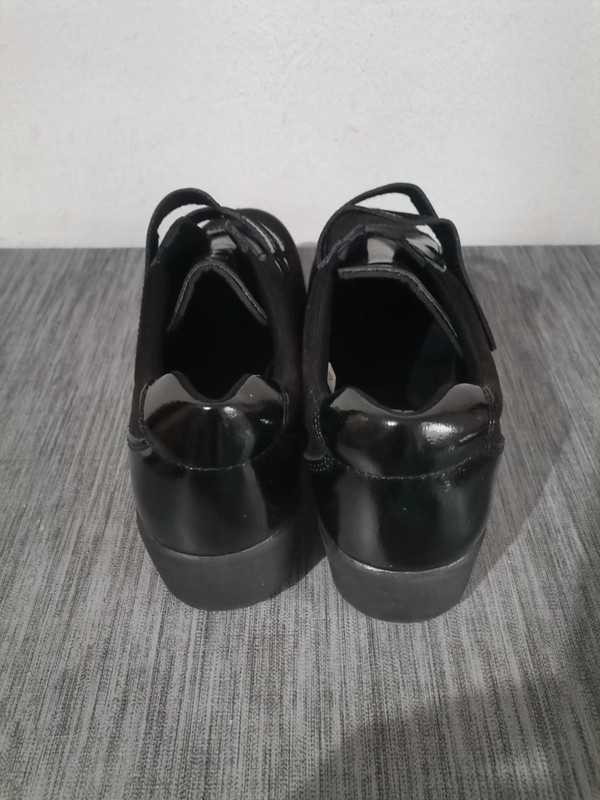 Buty rozmiar 40 nowe cena  30 zł