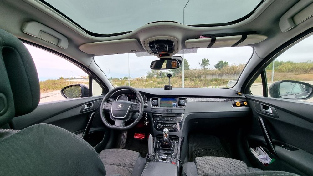 Peugeot 508 SW 2011