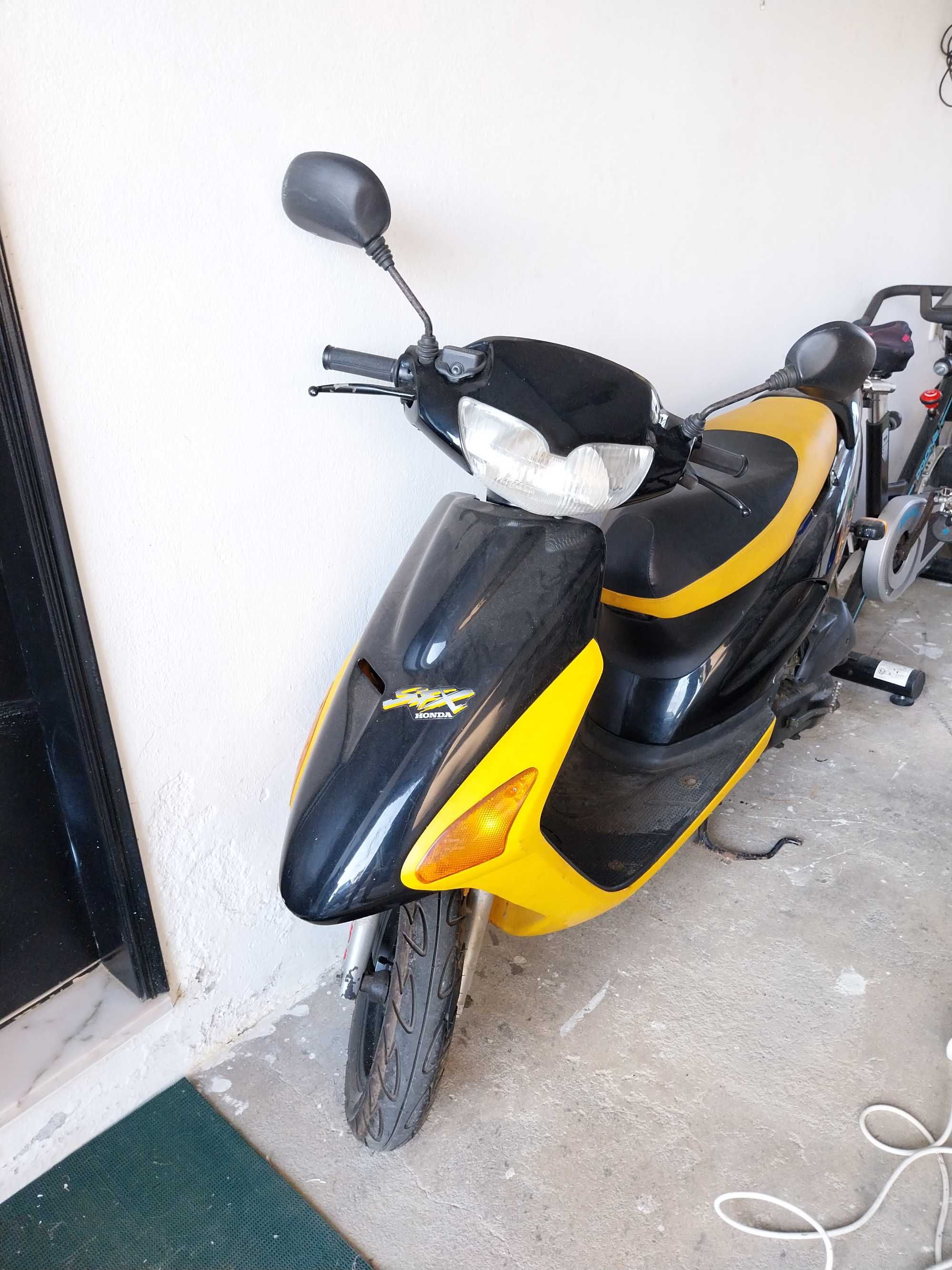 Scooter HONDA 50CC como nova