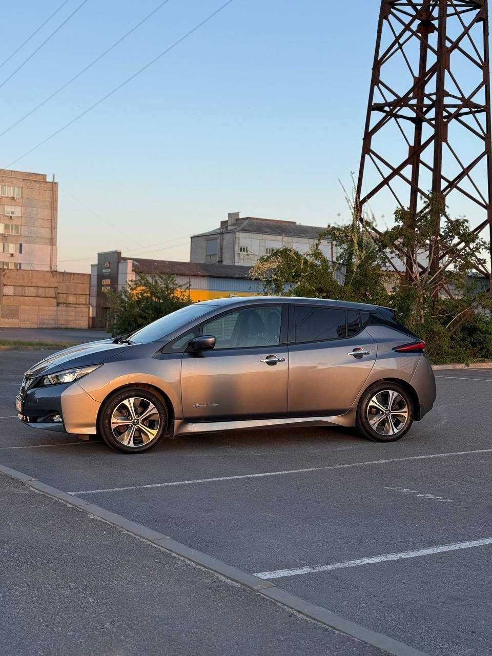 Nissan Leaf 2019, 40kW, 93%SOH. 92т КМ пробега.