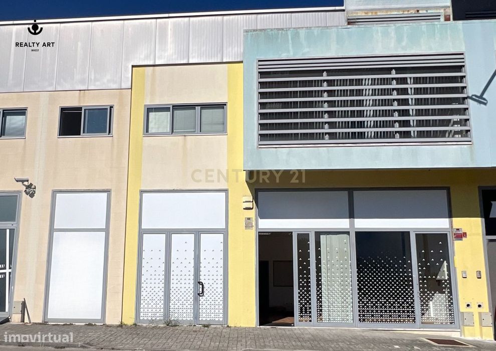 Loja Em Condominio De Armazéns- Moita