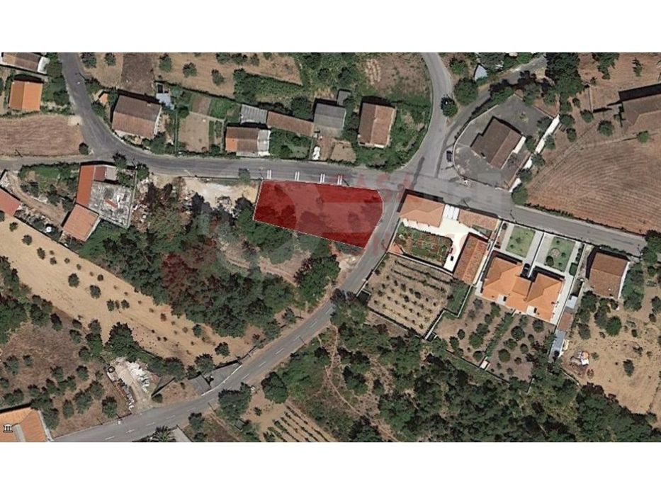 Terreno com possibilidade de construção