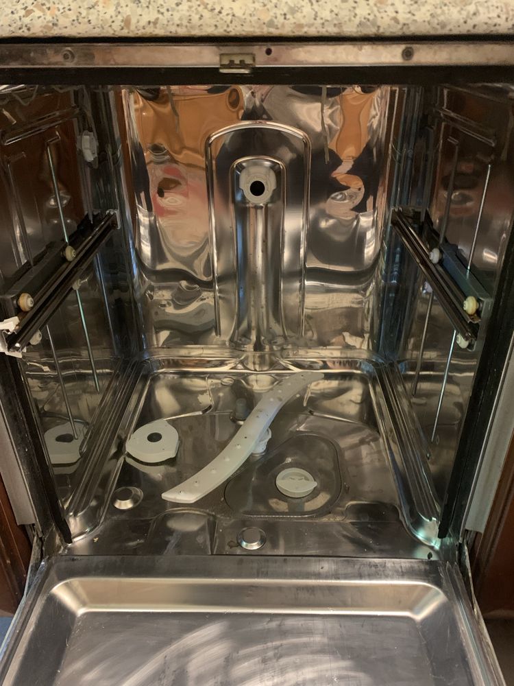 Встраиваемая посудомойка Аристон