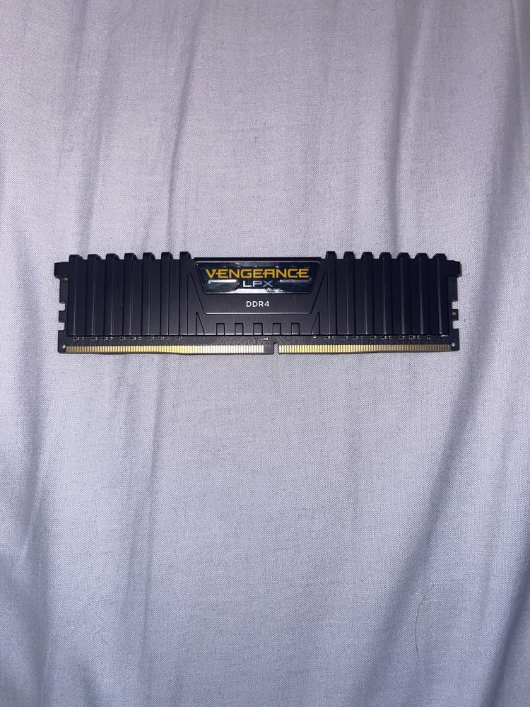 Memória RAM Corsair Vengeance LPX 8GB (1x8GB) DDR4-2400MHz CL14 Preta