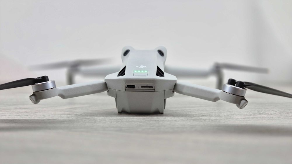 DJI Mini 4 Pro Fly More Combo RC 2  DJI Care Stan Idealny