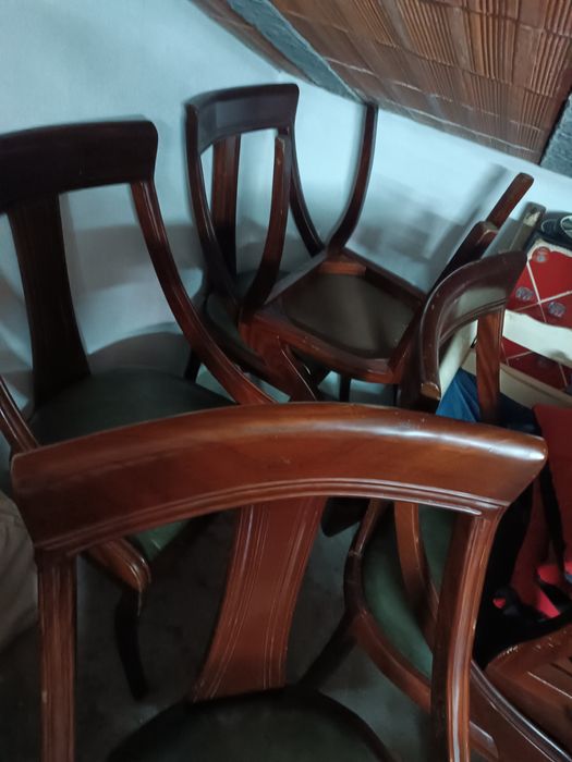 Mesa de jantar com 6 cadeiras