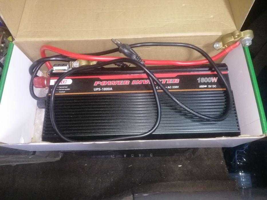 Инвертор 12 220 с зарядкой 20А