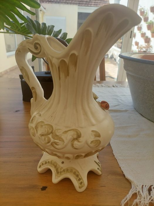 Jarra porcena Bassamo