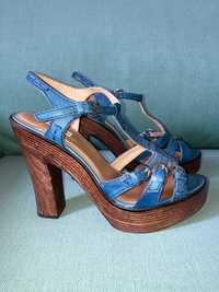 Skórzane luksusowe niebieskie buty sandały Kurt Geiger 38 drewno