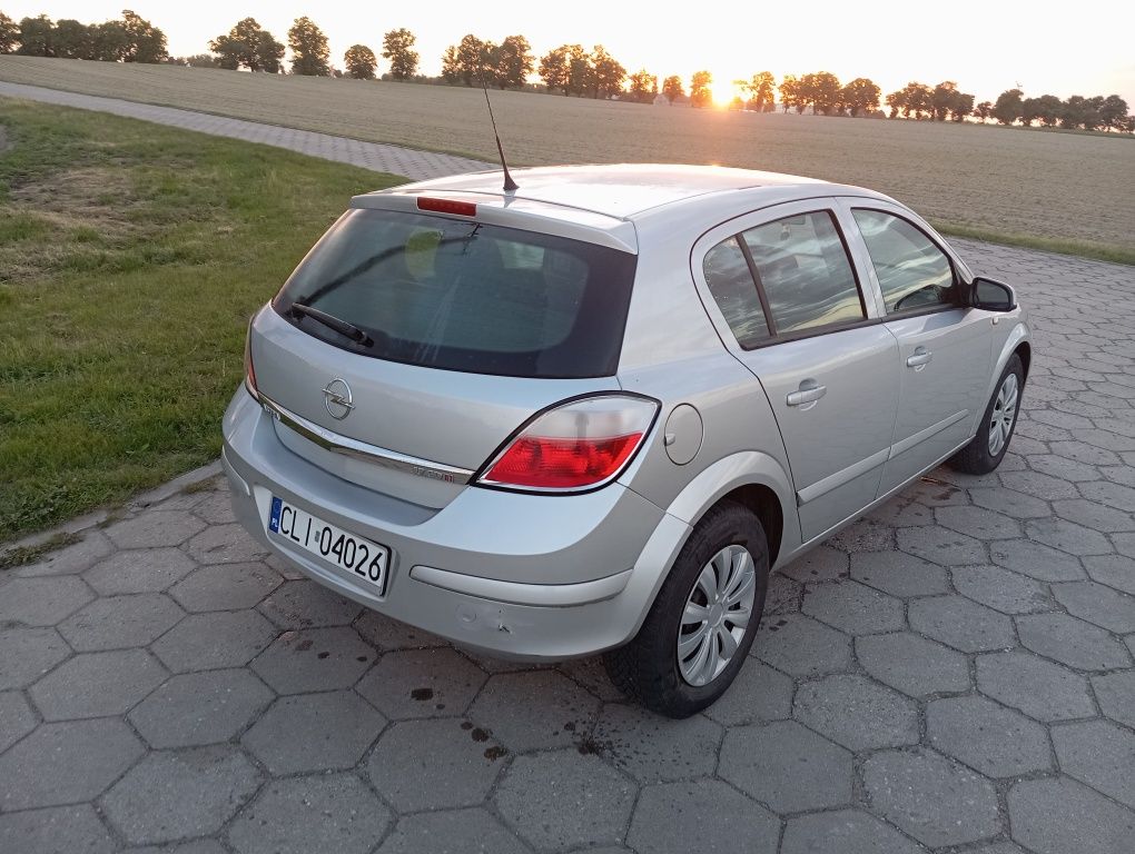 Astra H 1.7 Isuzu mały przebieg najlepszy silnik! Sprawna klima !