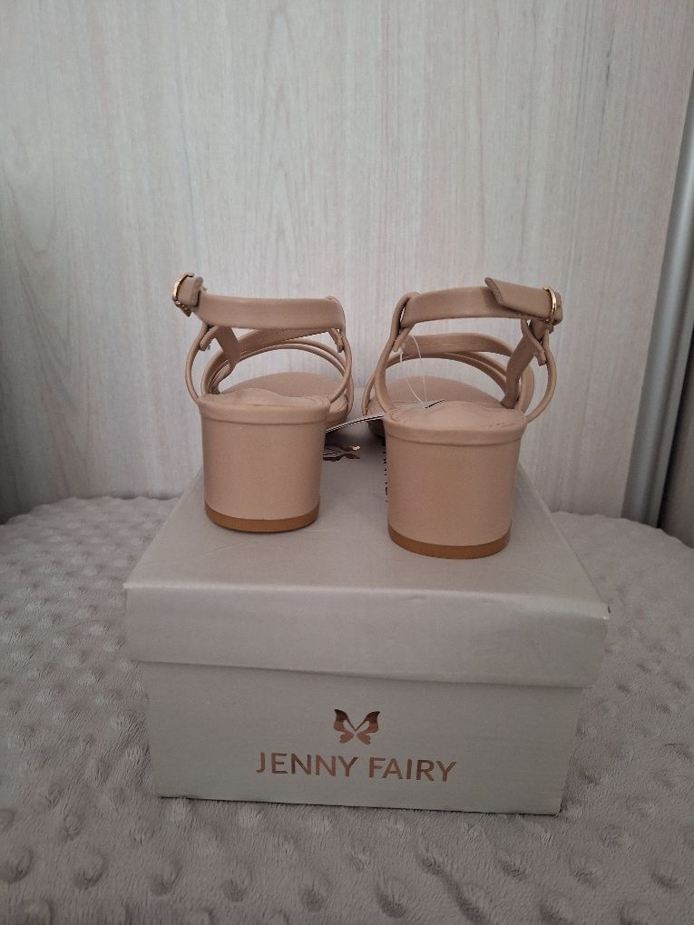 Jenny Fairy sandały r. 36 sandałki CCC