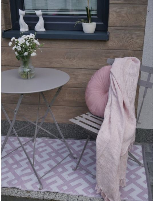 Уличный столик состояние новое